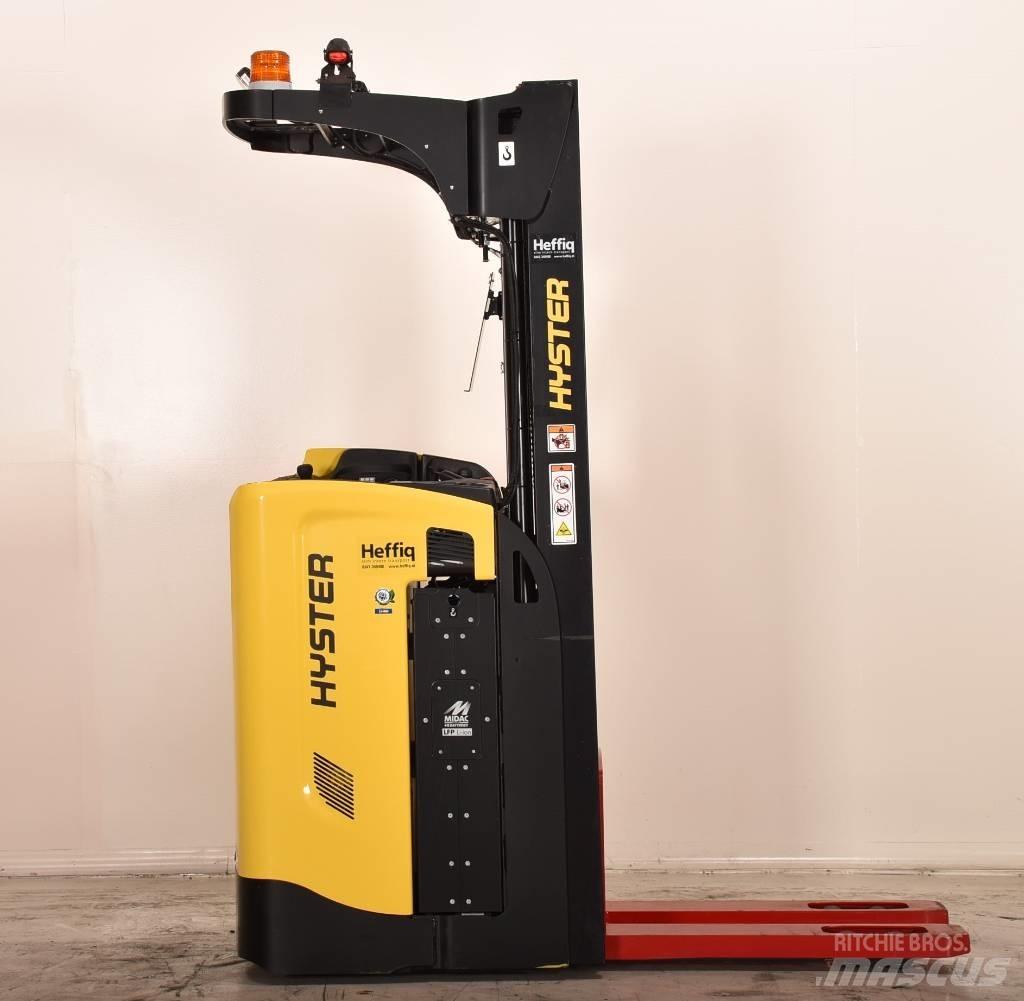 Hyster RS1.6 Self propelled stackers