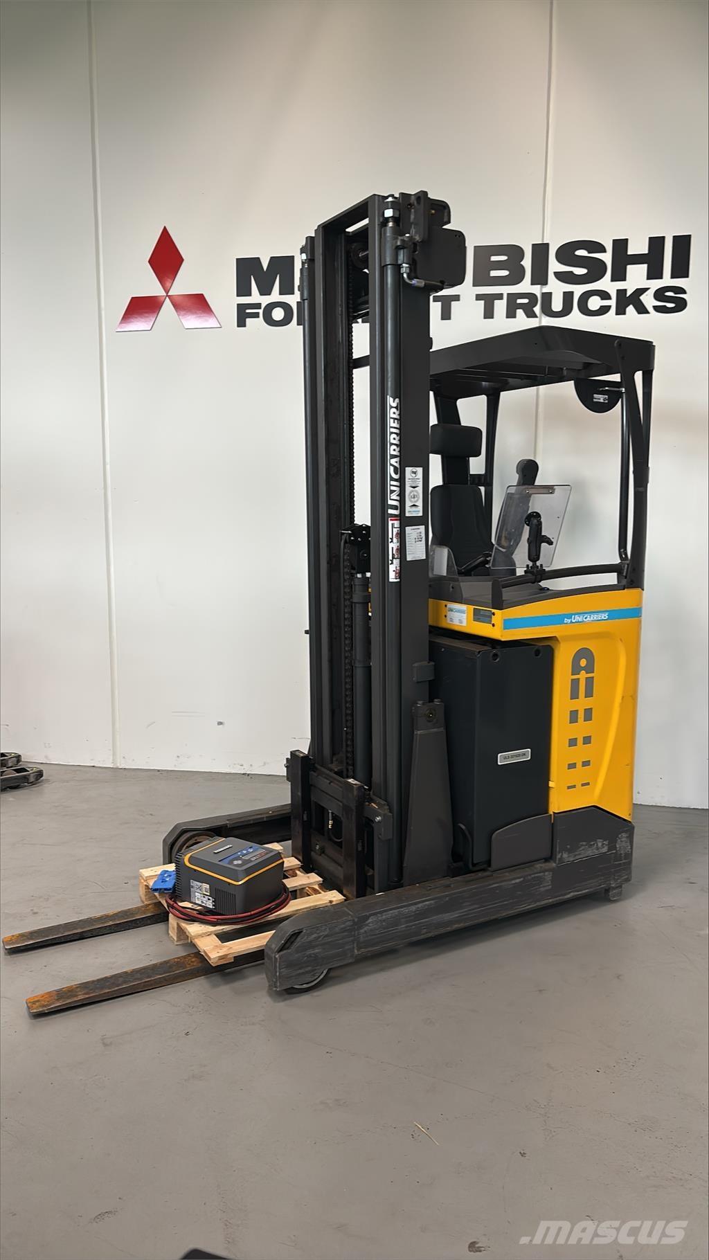 Atlet ULS120 Reach trucks