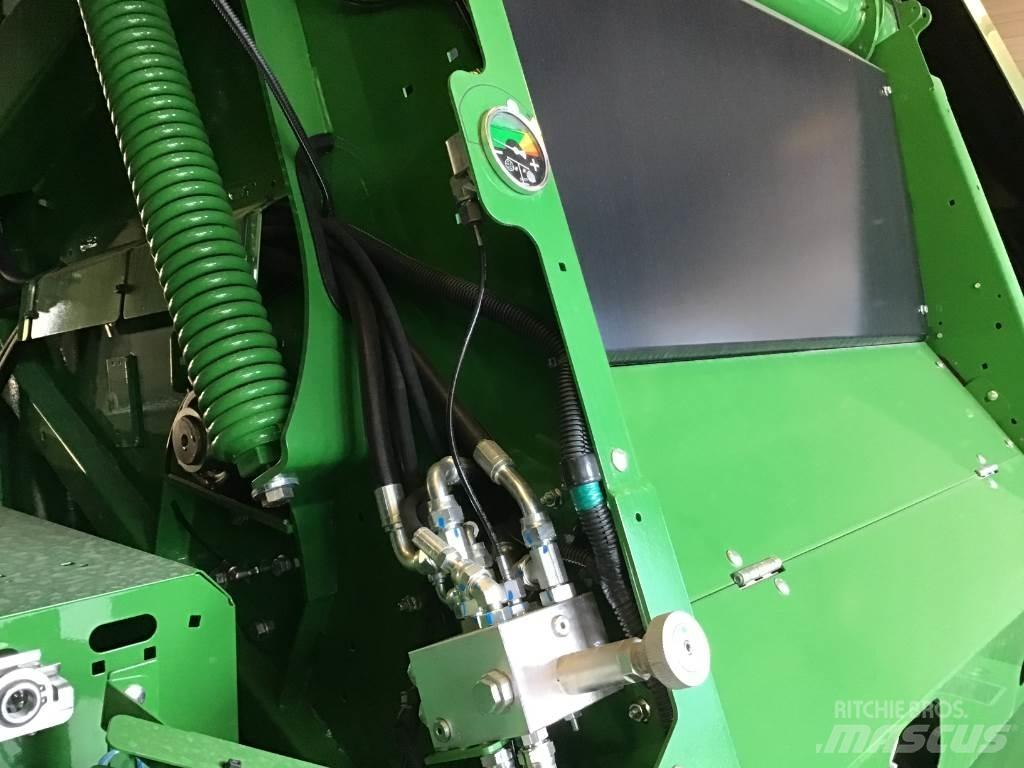 John Deere V461M Round balers
