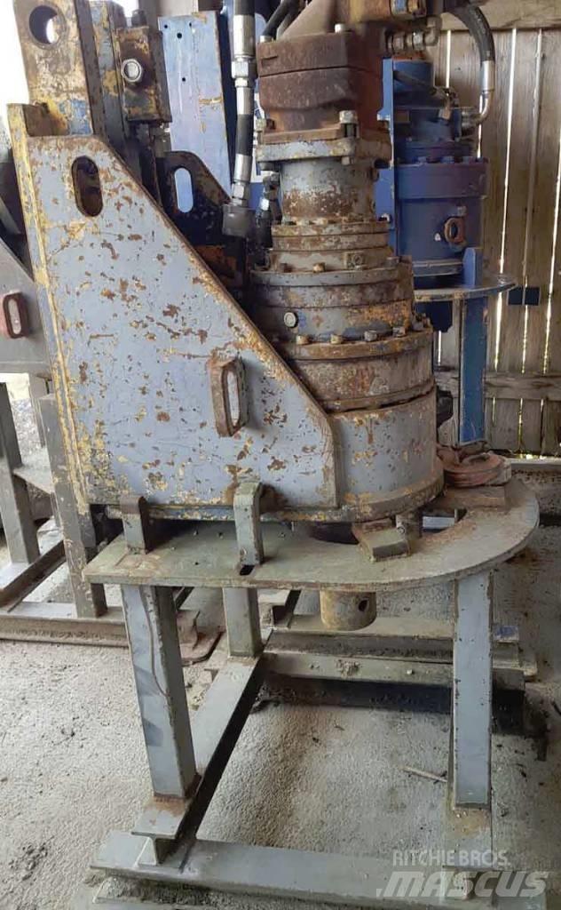 Sennebogen ZM19T Vibratory pile drivers