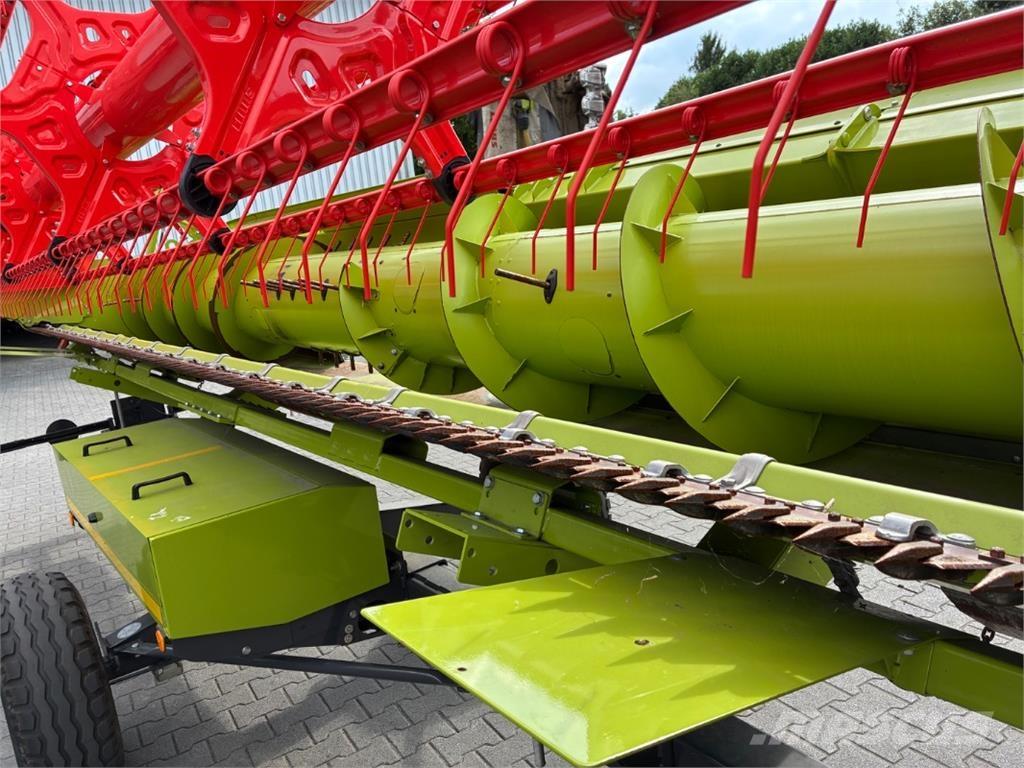CLAAS Vario 680 Harvester heads