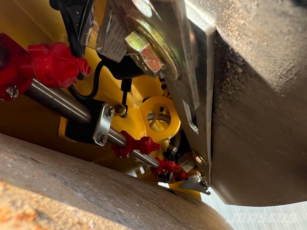 Bomag BW100 AD-5 Twin drum rollers