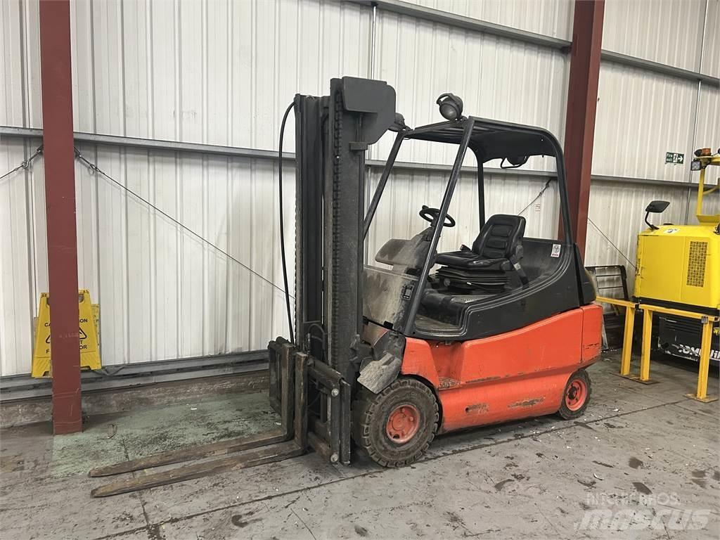 Linde E30-02 Electric forklift trucks