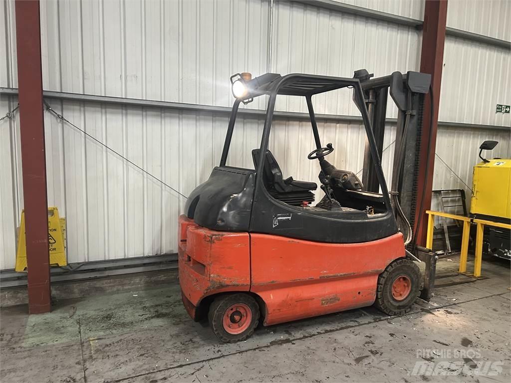 Linde E30-02 Electric forklift trucks