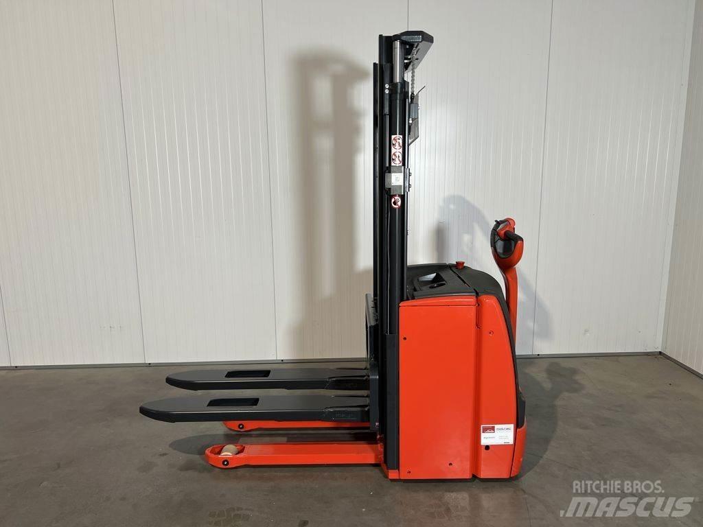 Linde L14 Pedestrian stacker