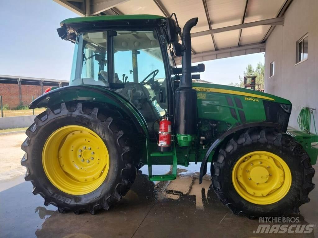 John Deere 5090 M Tractors