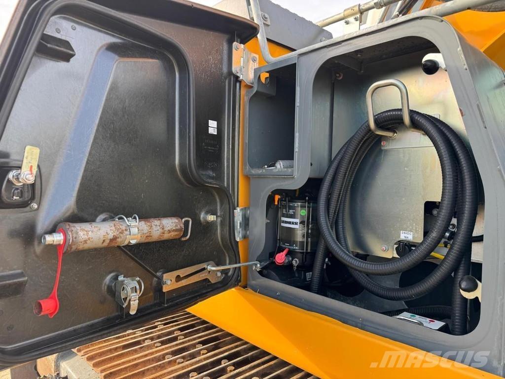 Liebherr R922 LC Crawler excavators