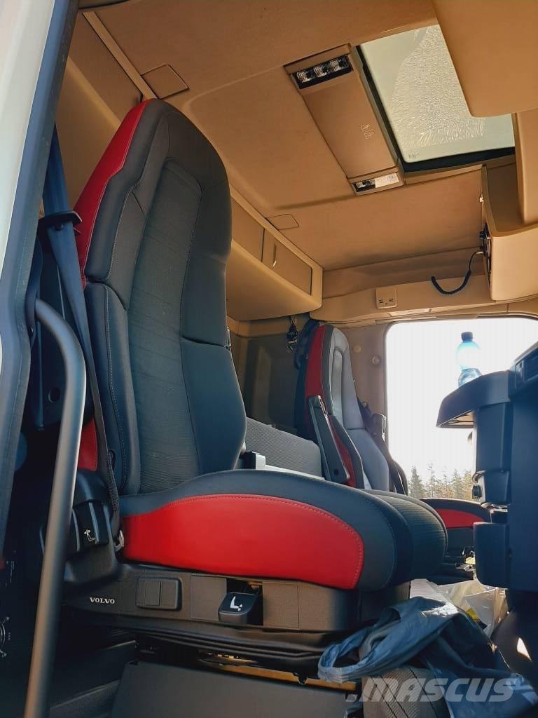 Volvo FH 13 Chassis Cab trucks