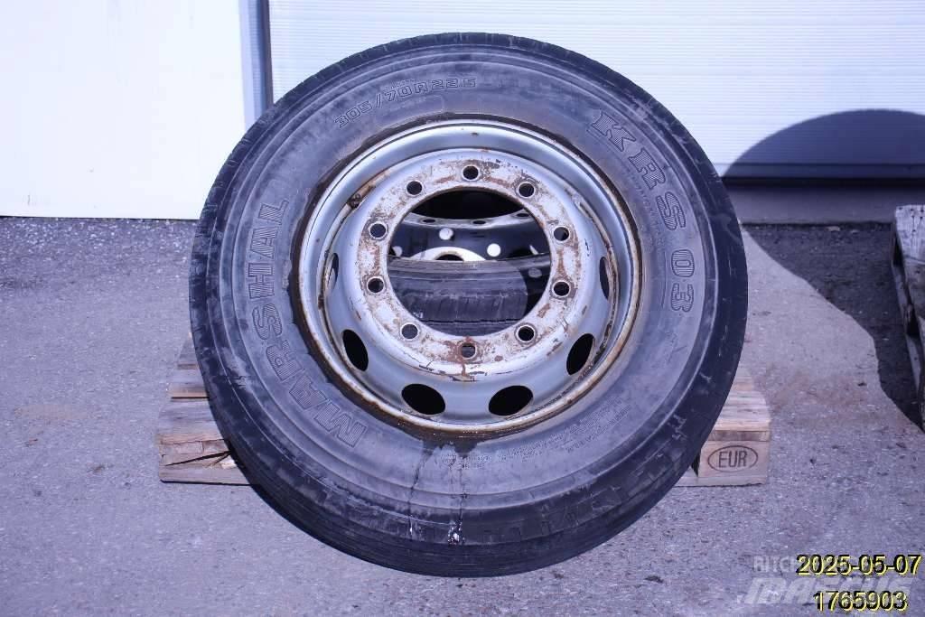  Marshal KRS 03 Tyres, wheels and rims