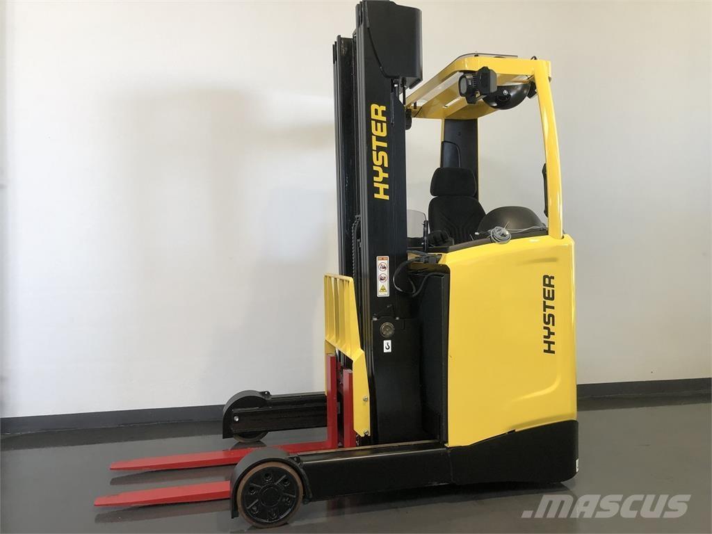 Hyster R1.4E Reach trucks