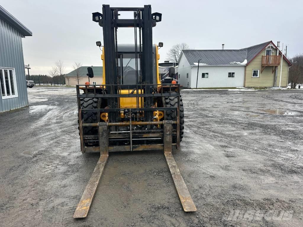 Sellick S100 Rough terrain trucks