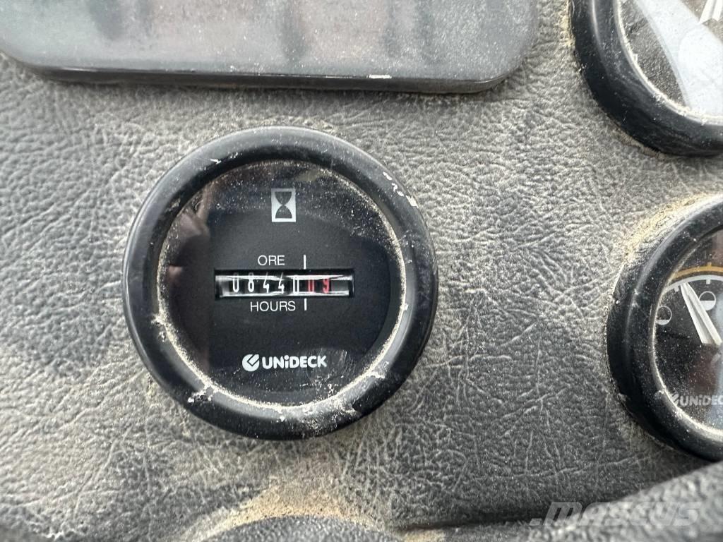 Sellick S100 Rough terrain trucks