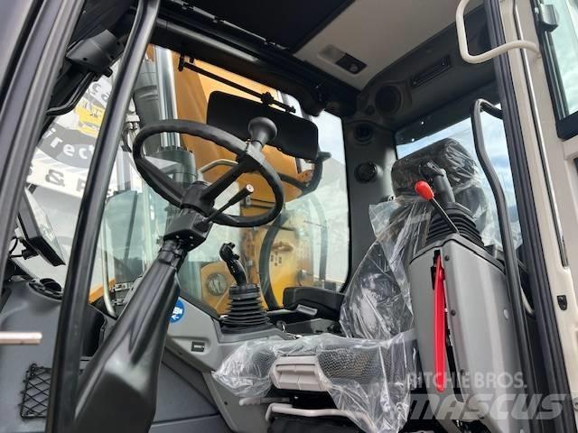 Liebherr 916 Wheeled excavators