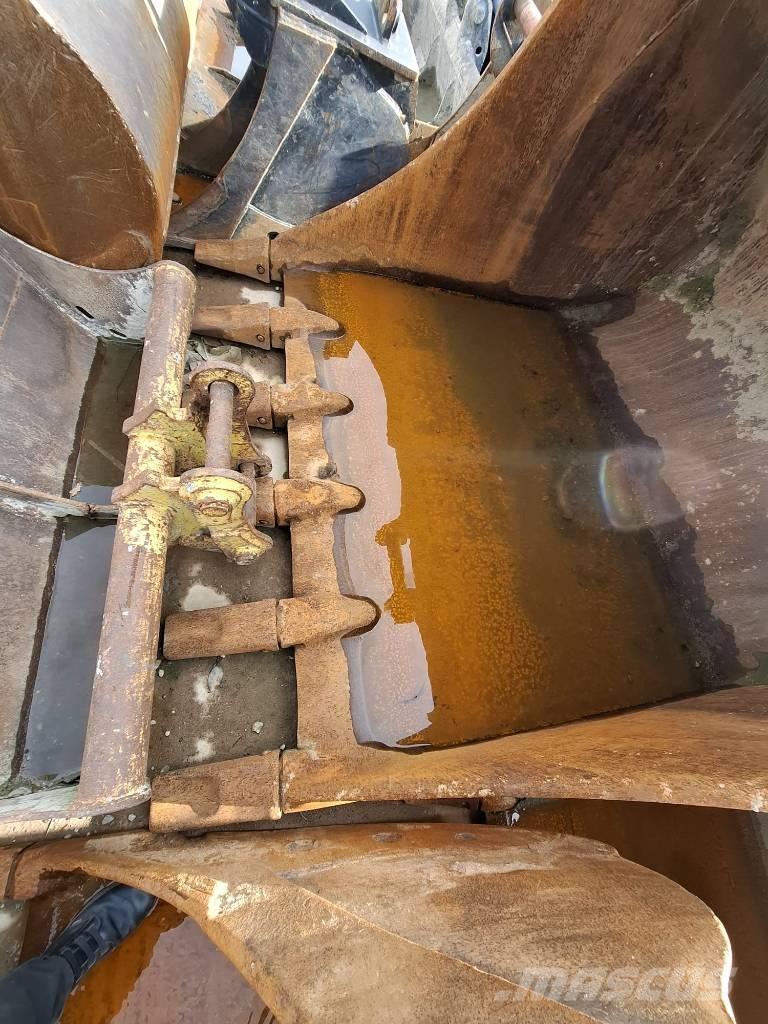 Komatsu PC 700 LC-11 Crawler excavators