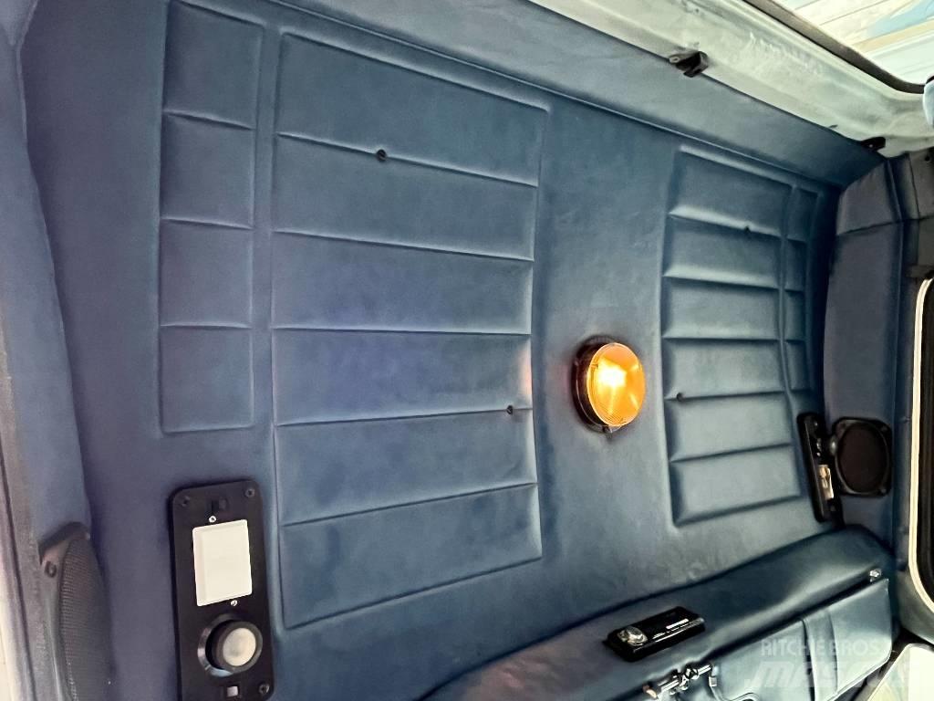 Peterbilt 357 Tractor Units