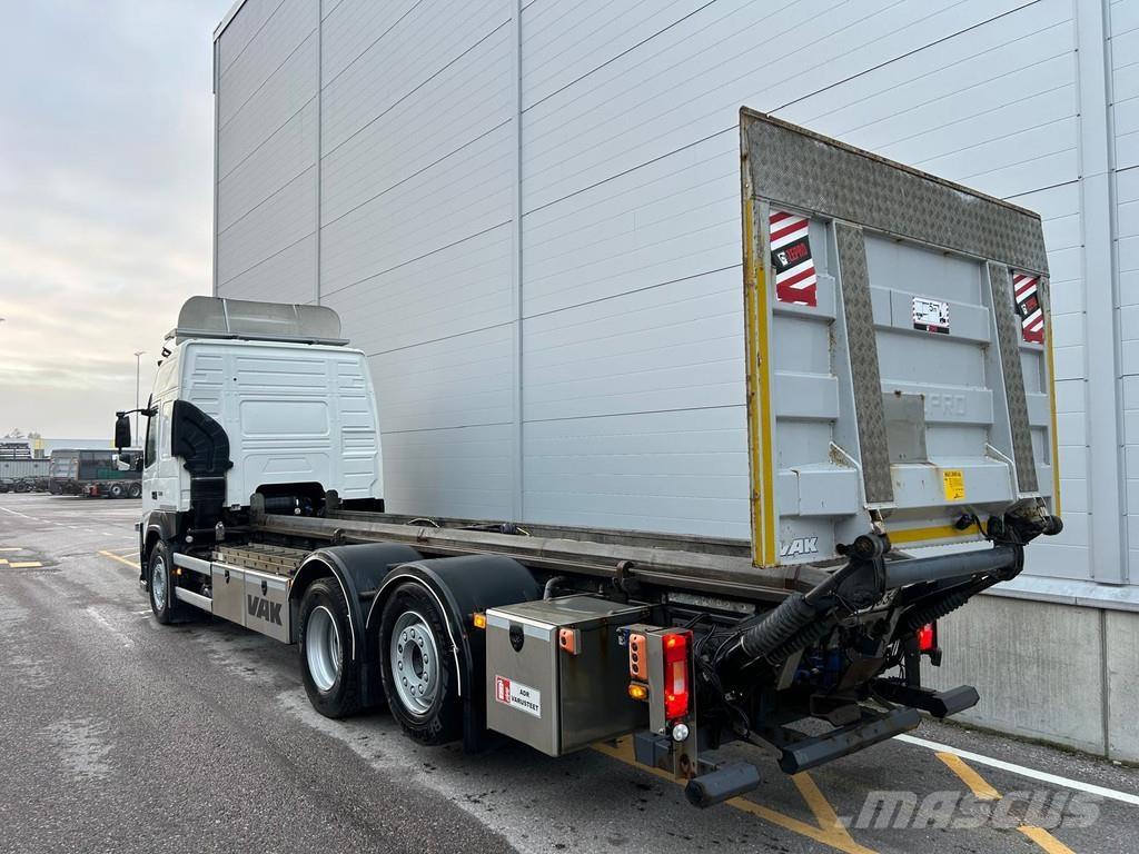 Volvo FM Cable lift demountable trucks