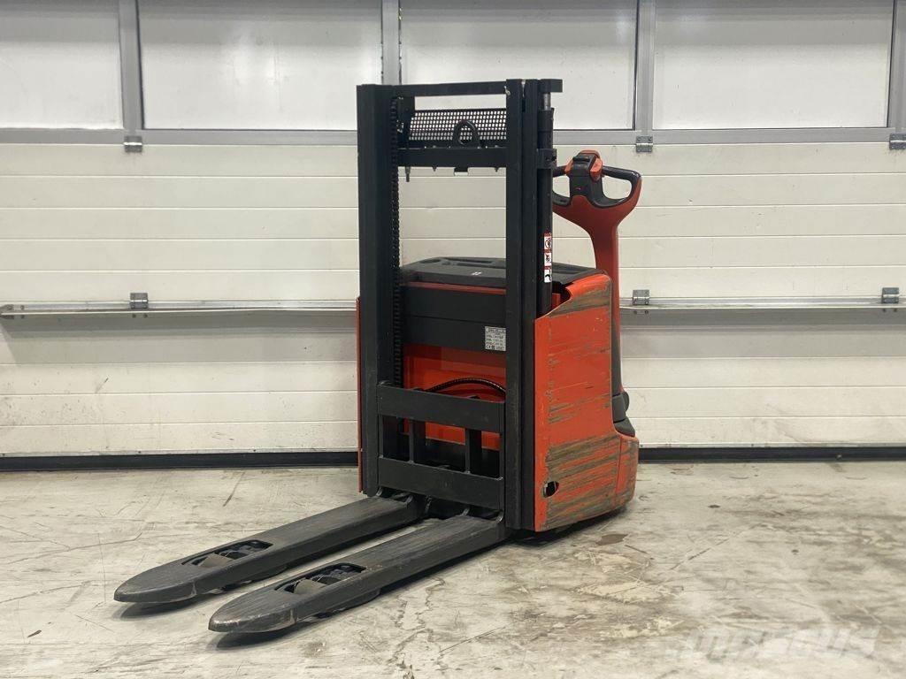 Linde L12 I Pedestrian stacker