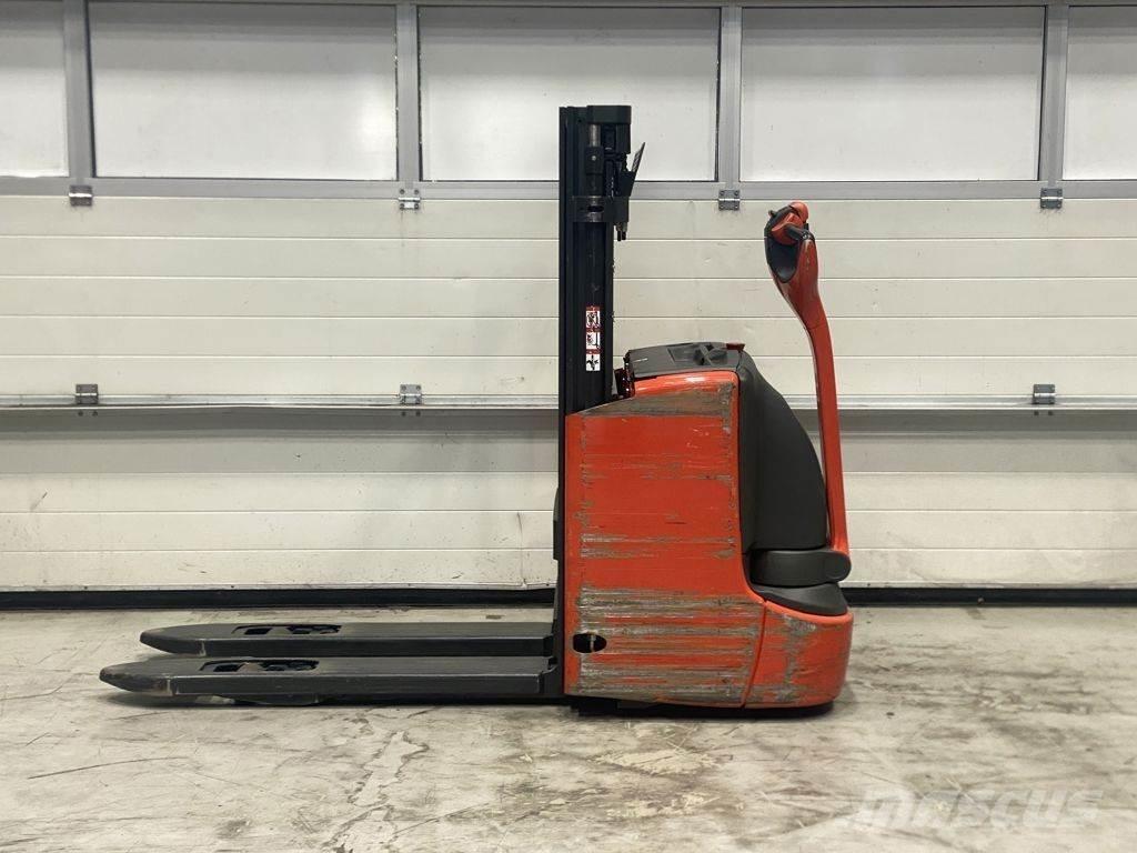 Linde L12 I Pedestrian stacker