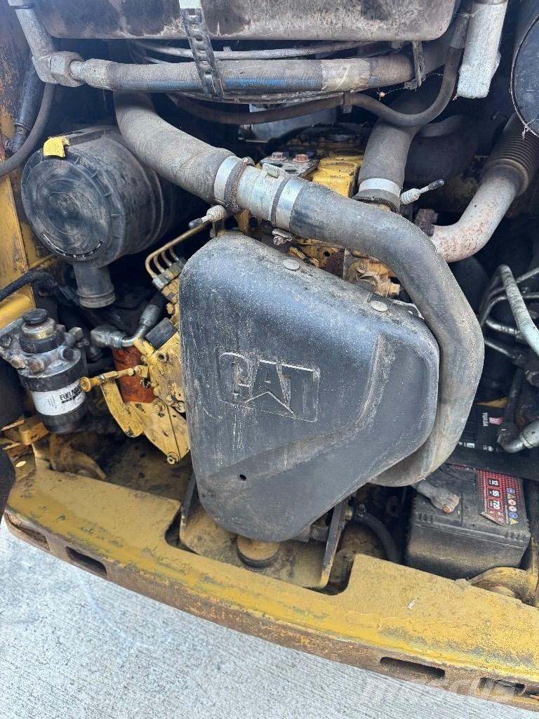 CAT 216 B 3 Skid steer loaders