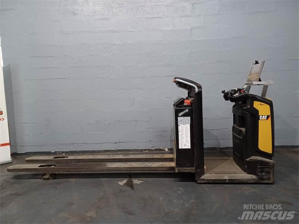 CAT NO20NE Low lift order picker