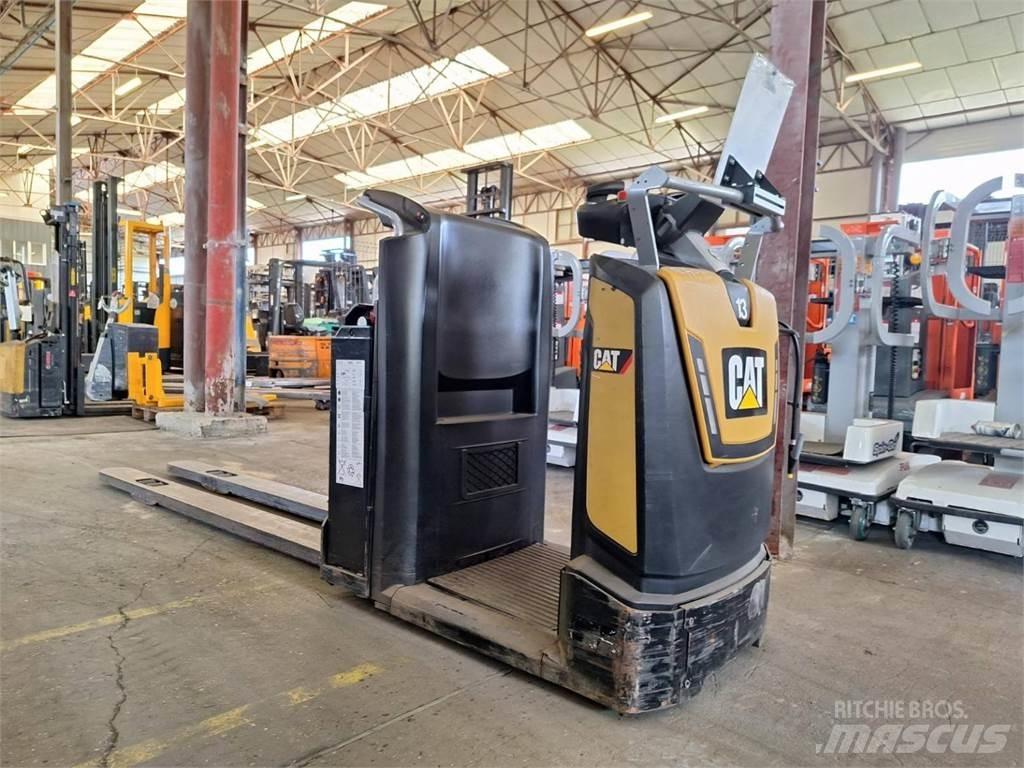 CAT NO20NE Low lift order picker