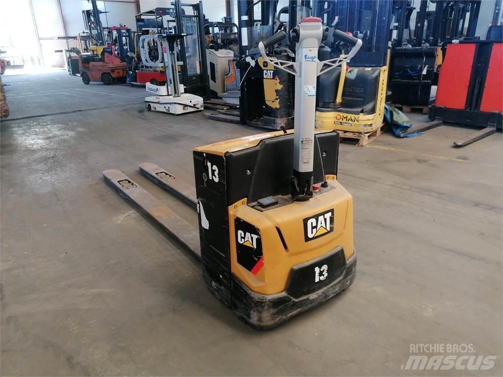 CAT NPP20N2 Pedestrian stacker