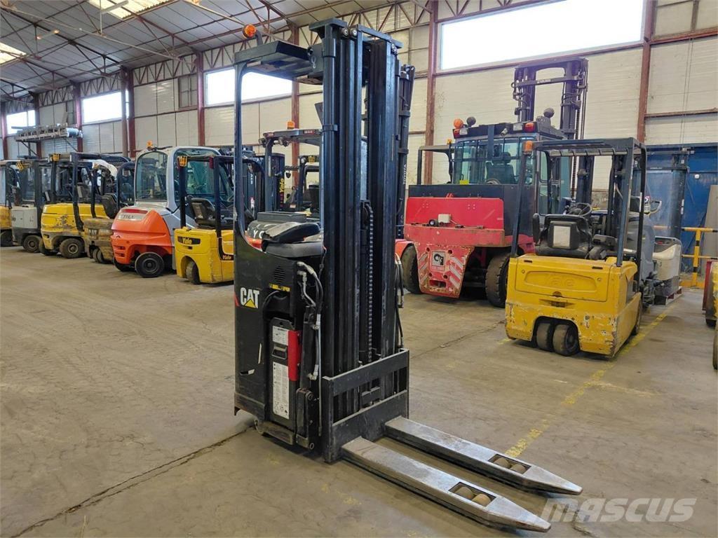 CAT NSR16N Self propelled stackers