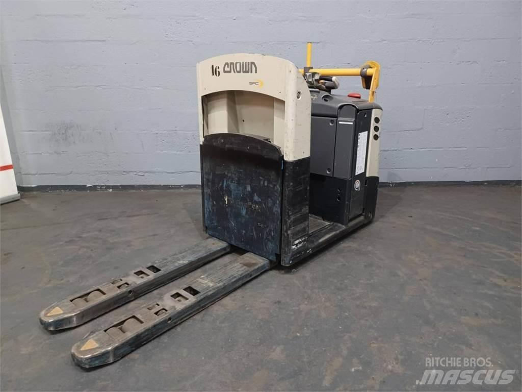 Crown GPC3020 Low lift order picker