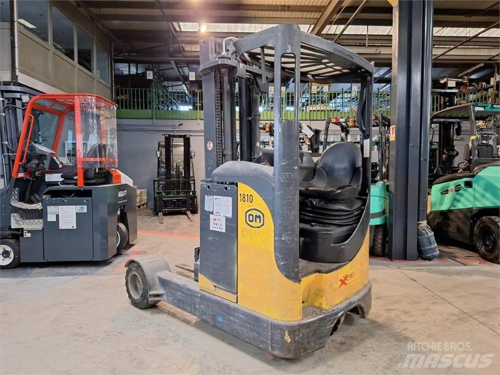 OM XRS20AC Reach trucks