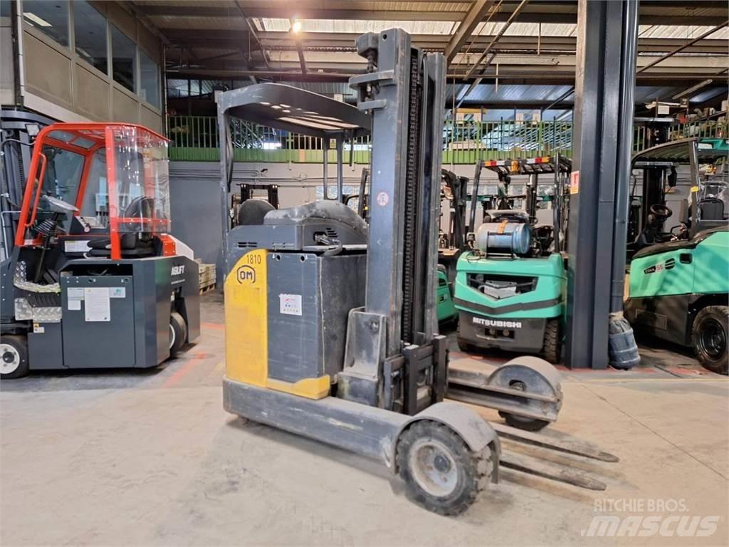 OM XRS20AC Reach trucks