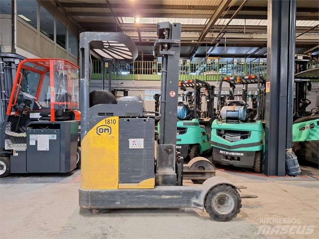OM XRS20AC Reach trucks