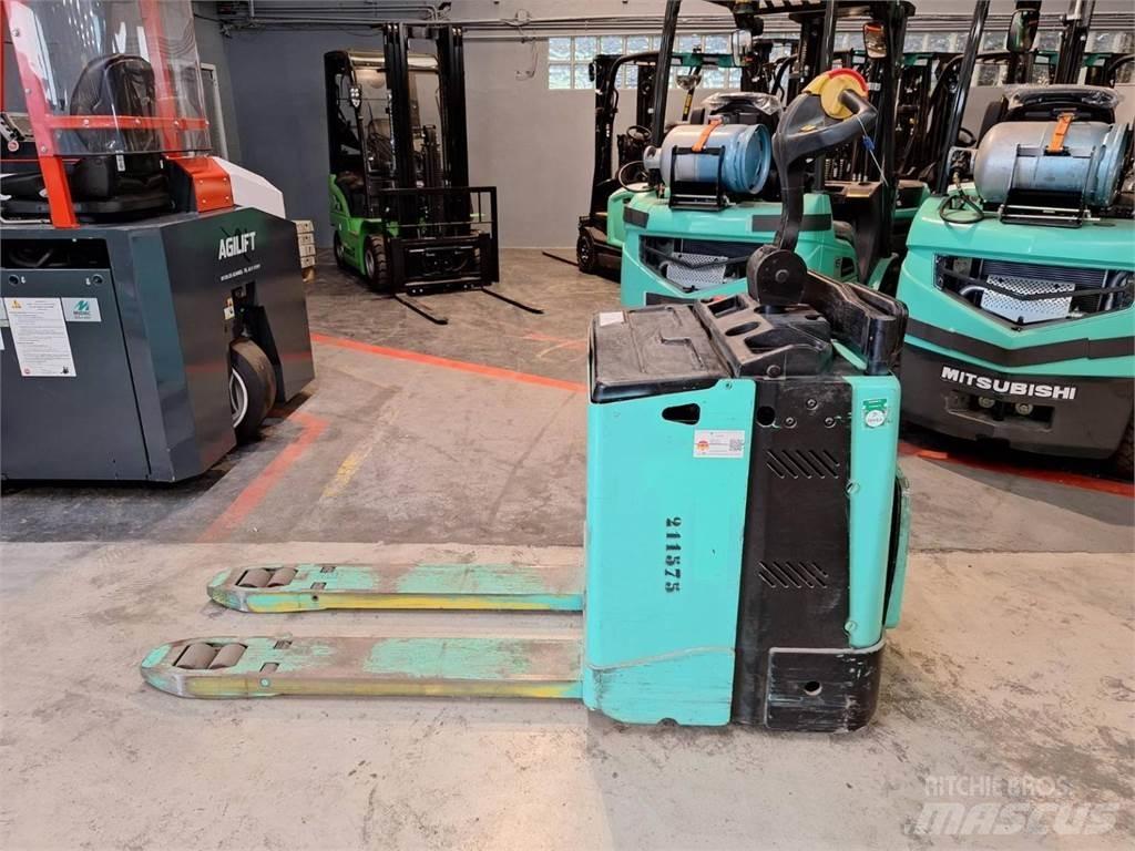 Yale MP20X Pedestrian stacker