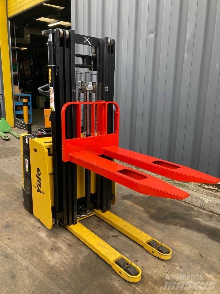Yale MS12X Hand pallet truck