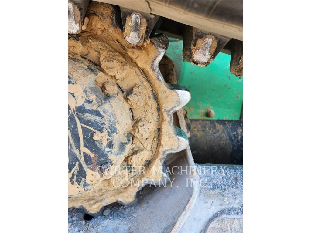 Bobcat T550 Crawler loaders