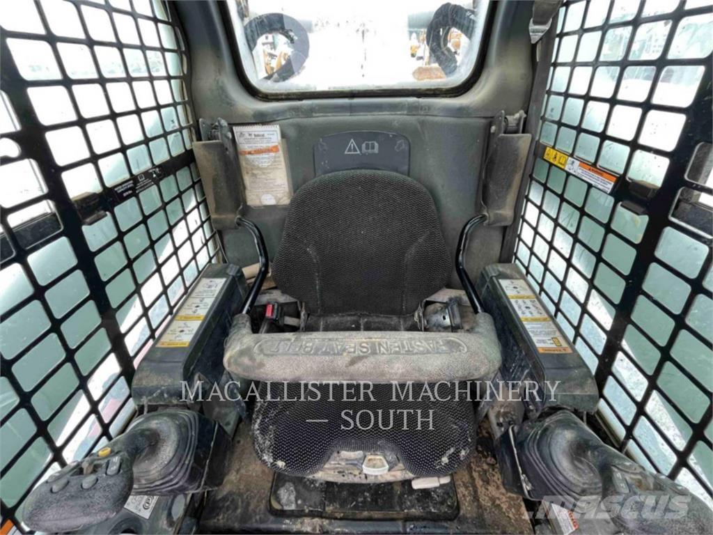 Bobcat T650 Crawler loaders