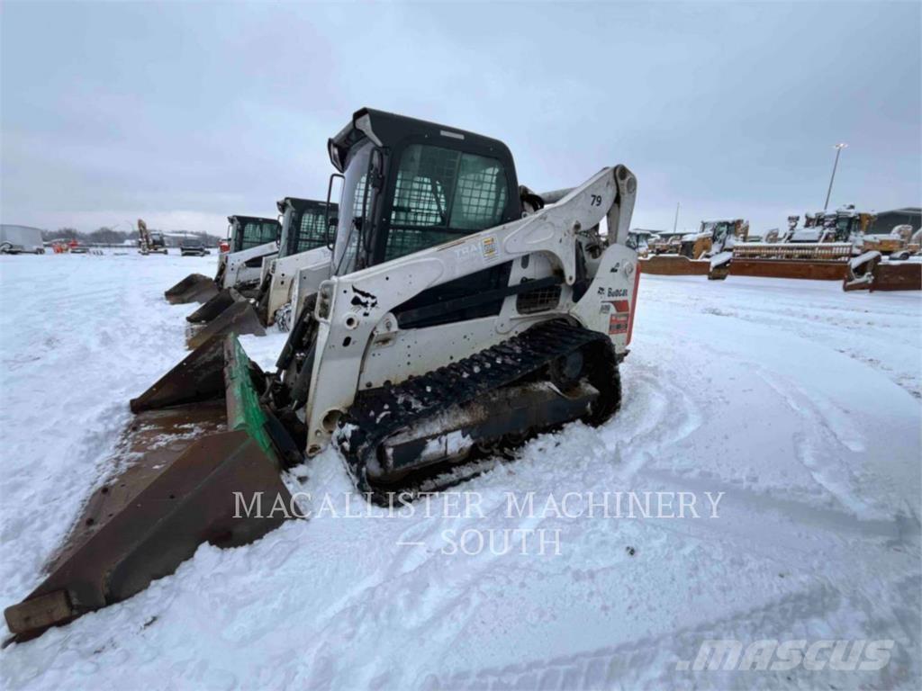 Bobcat T740 Crawler loaders