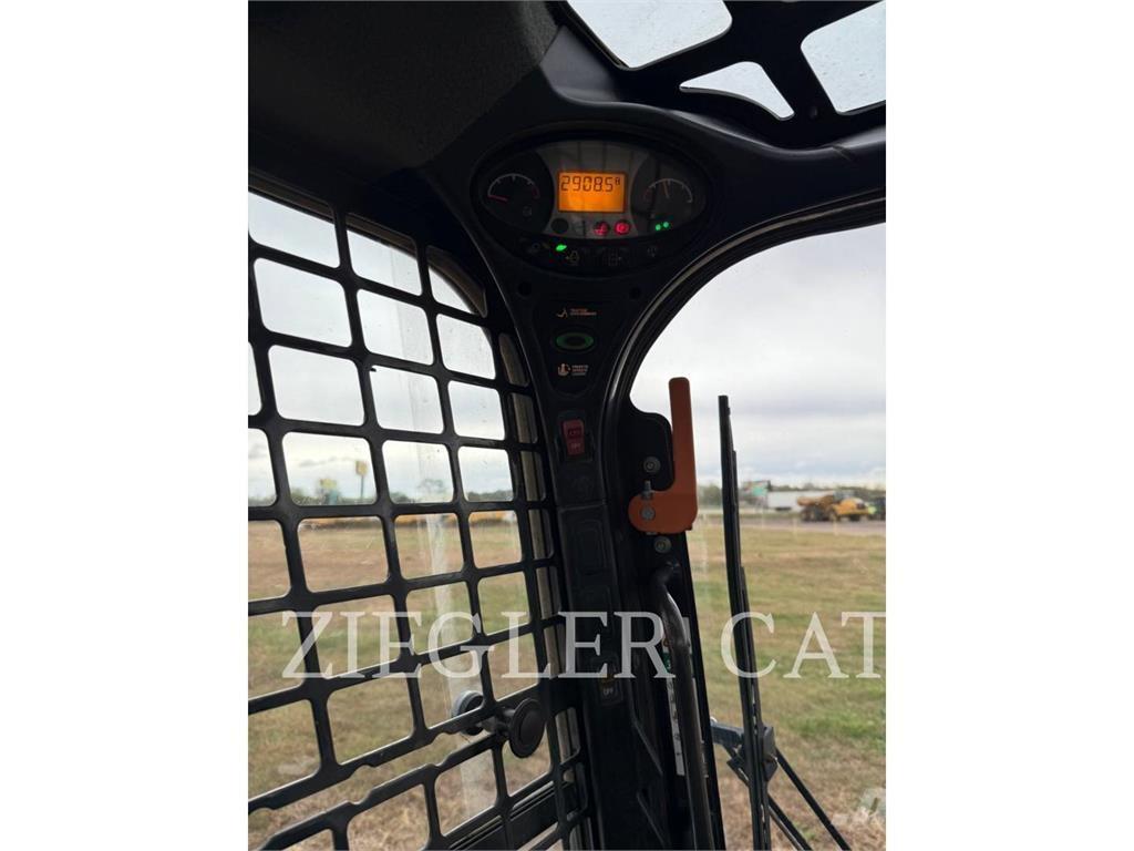 Bobcat T770 Crawler loaders