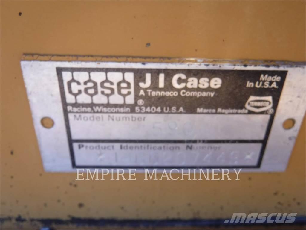 CASE 590 Backhoe loaders