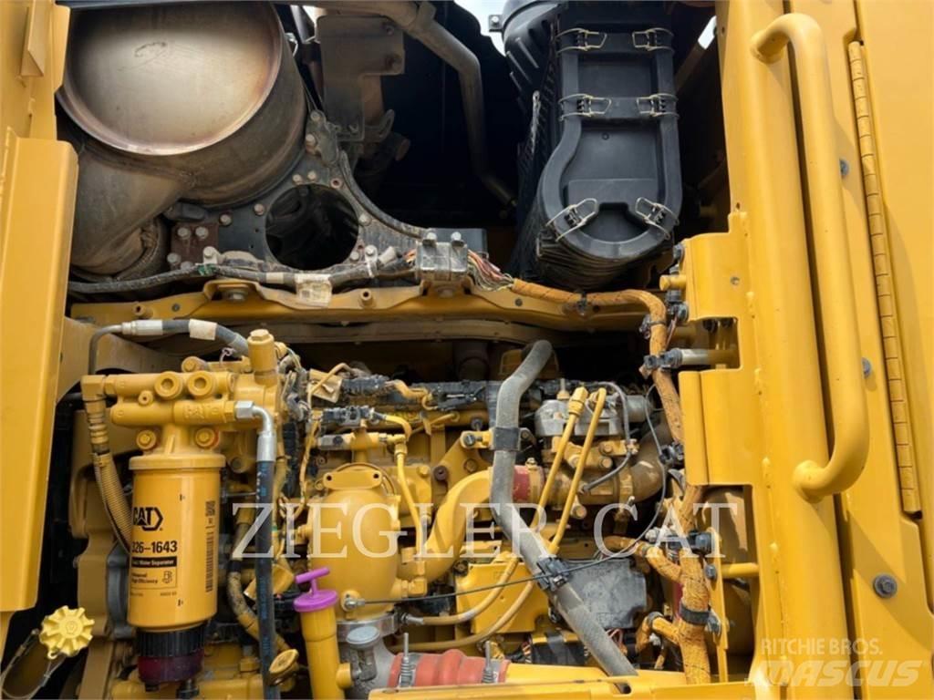 CAT 12M2AWD Graders
