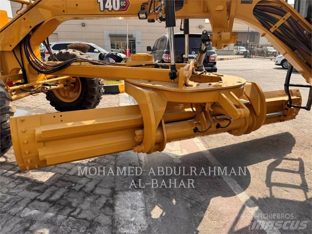 CAT 140 Graders