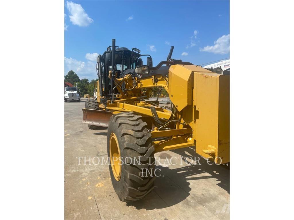 CAT 140 Graders