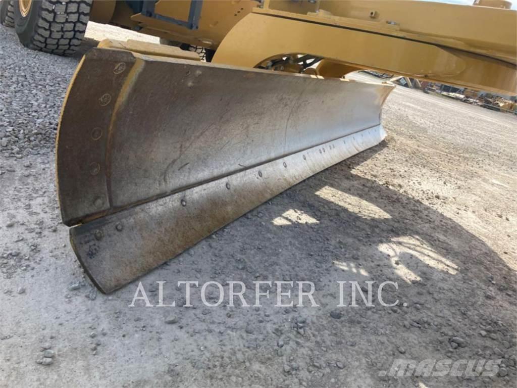 CAT 140-15AWD Graders