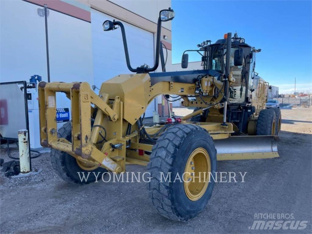 CAT 140M 2 Graders
