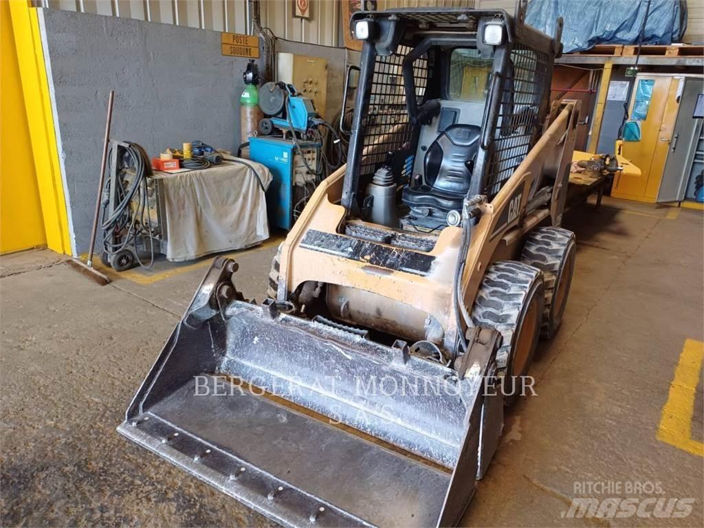CAT 226 Skid steer loaders