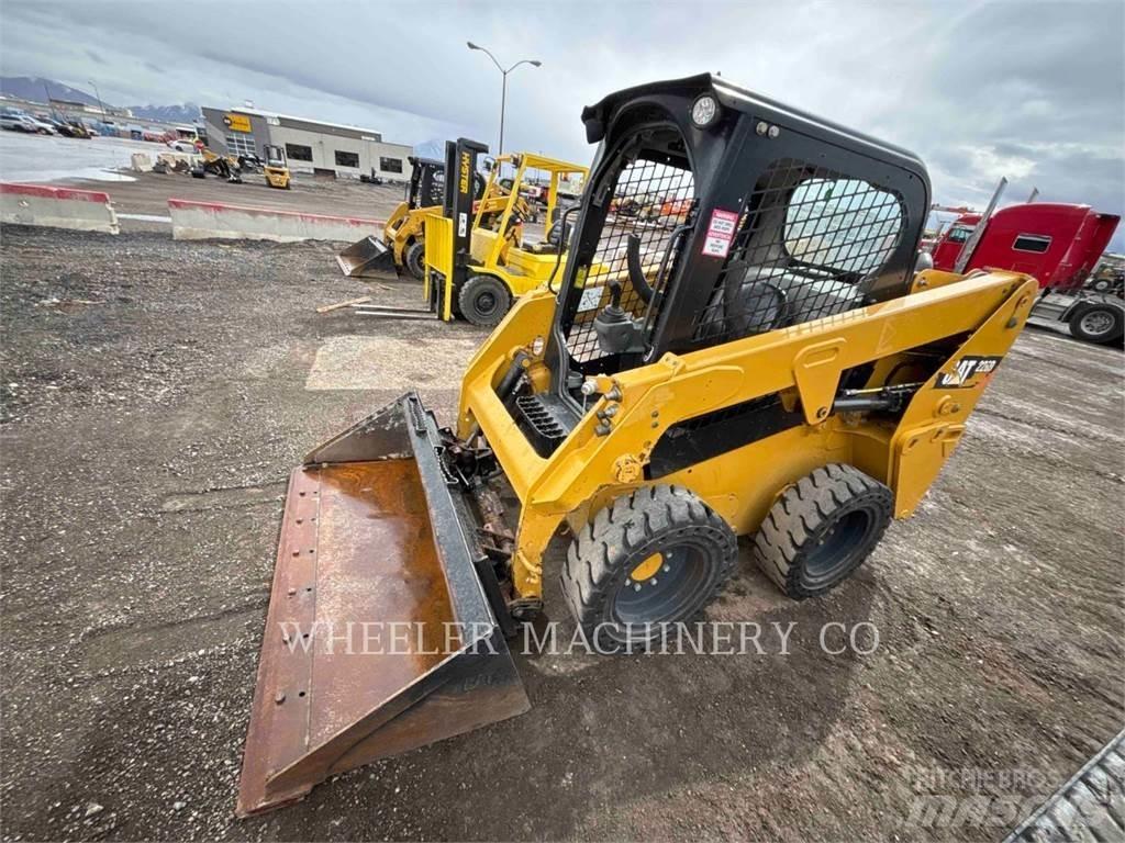 CAT 226D C1-H2 Skid steer loaders
