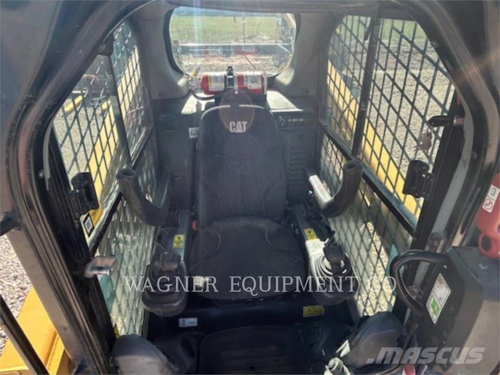 CAT 232D Skid steer loaders