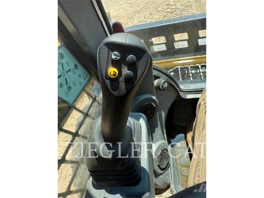 CAT 232D3 Skid steer loaders