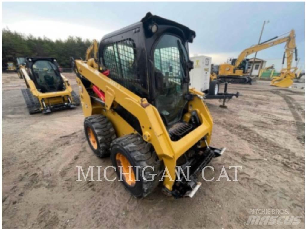 CAT 232D3 AQ Skid steer loaders