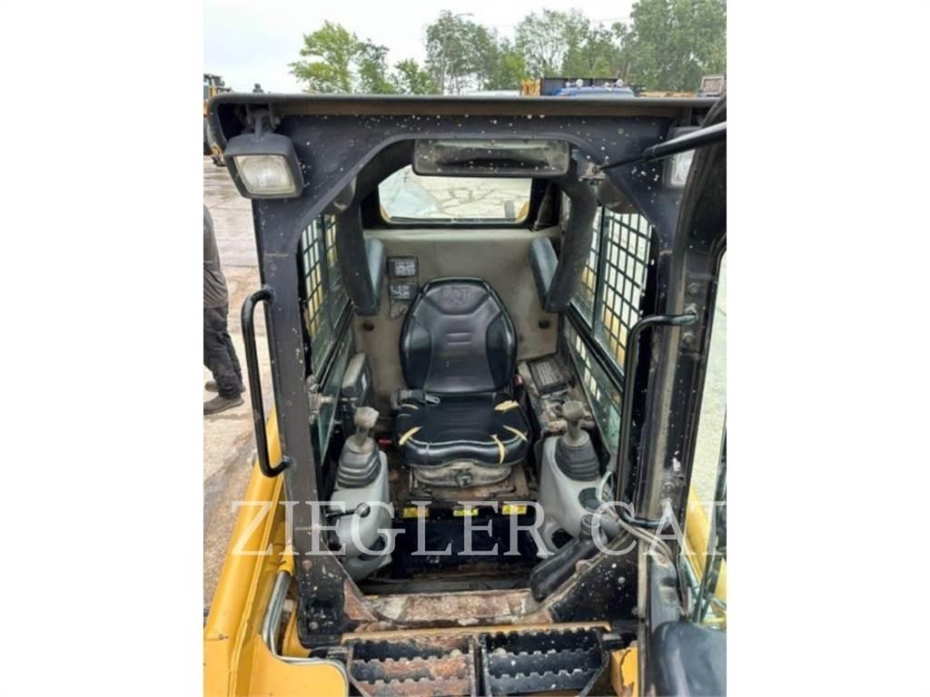 CAT 236B3 Skid steer loaders