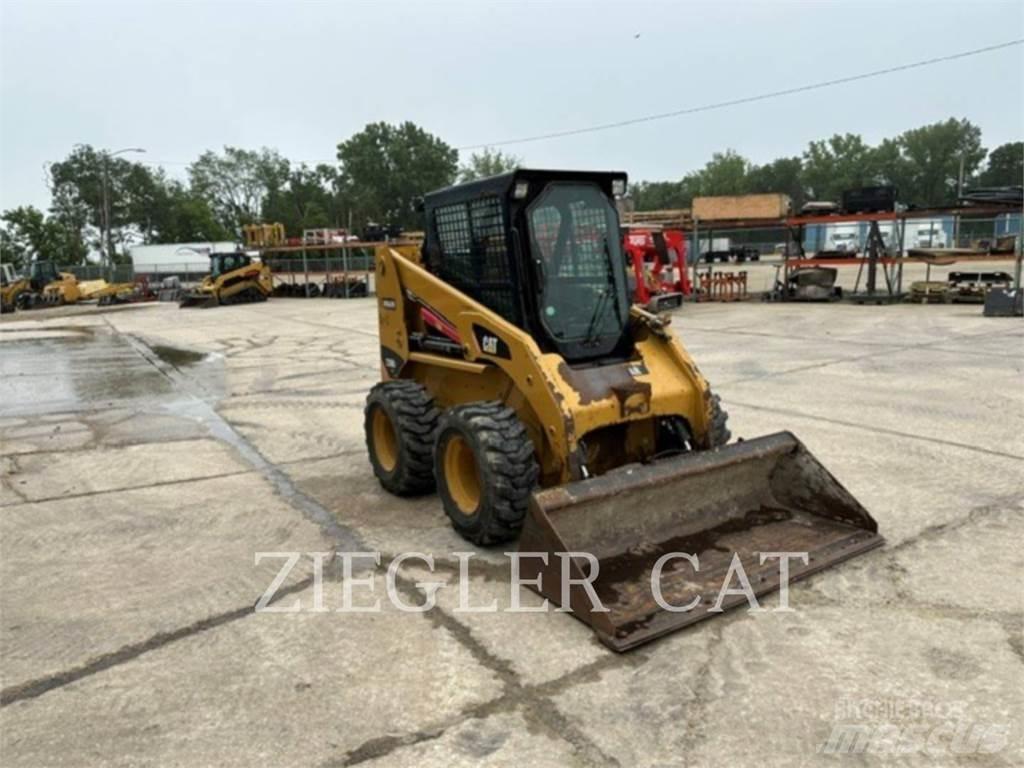 CAT 236B3 Skid steer loaders